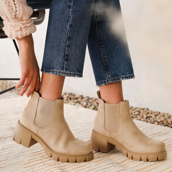 NEW🔥Wheat Slip-On Chelsea Booties Ankle Boot Lug Platform Low Chunky Block Heel - Picture 1 of 5